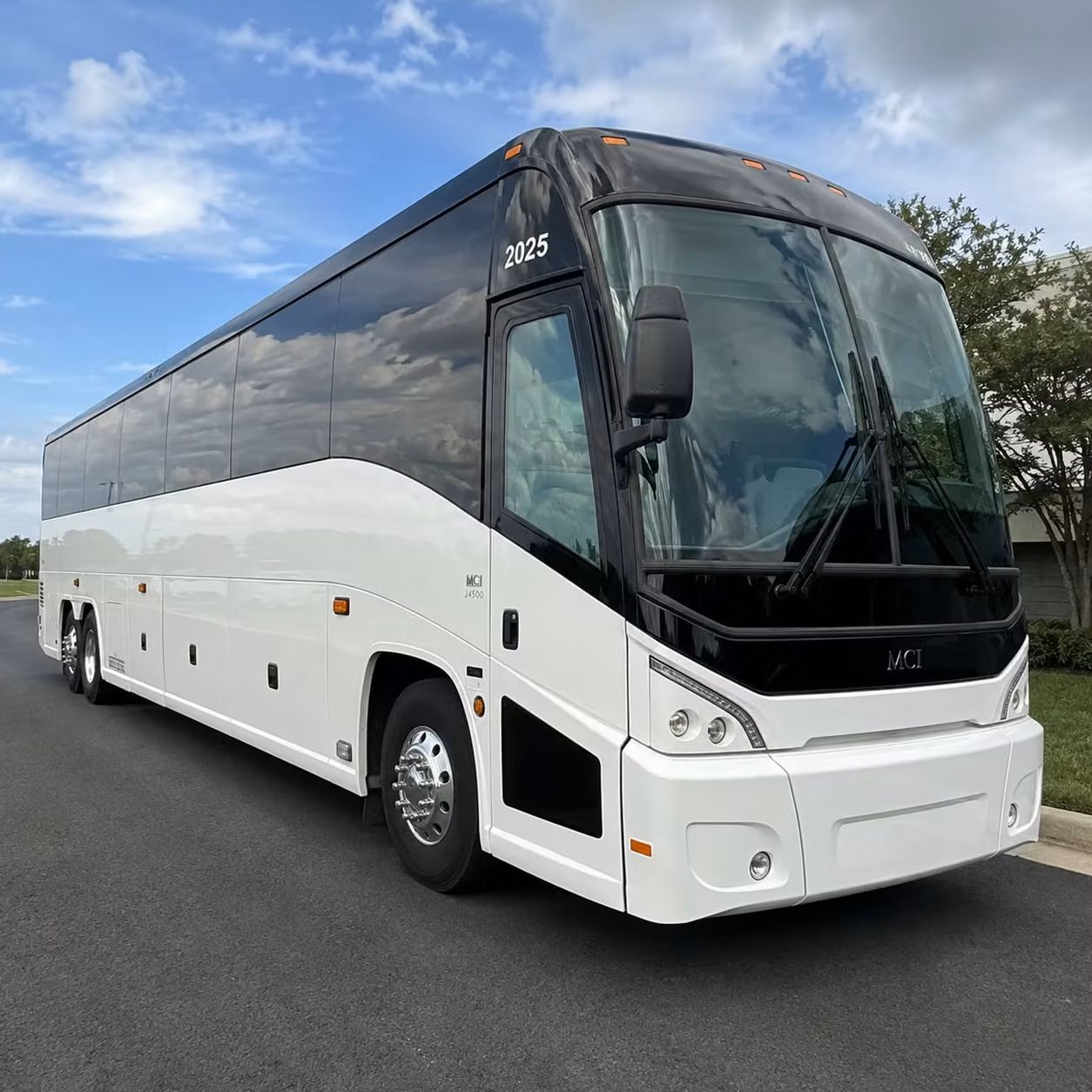 shuttle buses for red rocks and outdoor festival season